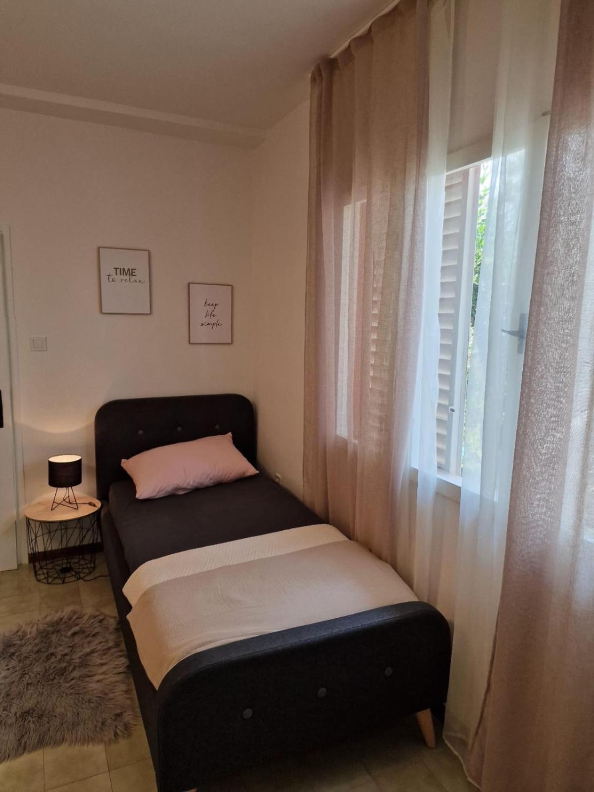 Apartment Panorama - Amazing Sea View, Newly Renovated Dugi Rat Exterior photo